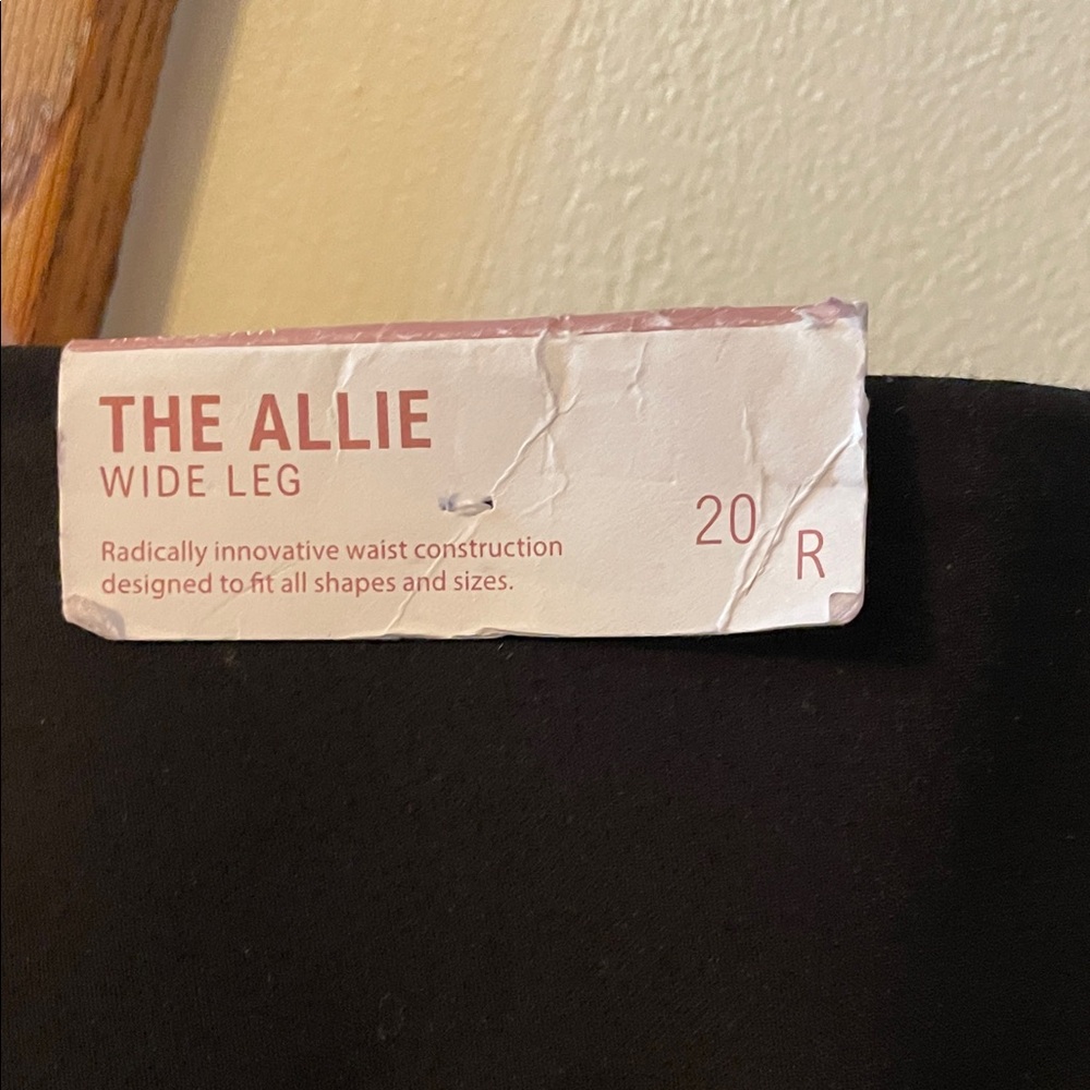 LANE BRYANT NWT Sz 20 “The Allie” Wide Leg Black Trousers elastic waistband - Picture 7 of 7